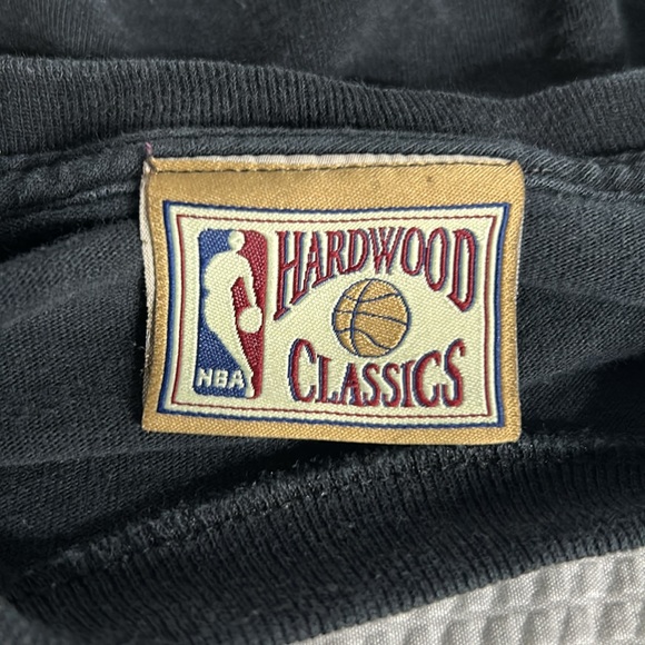 Chicago Bulls NBA Hardwood Classics Tshirt - Picture 5 of 6